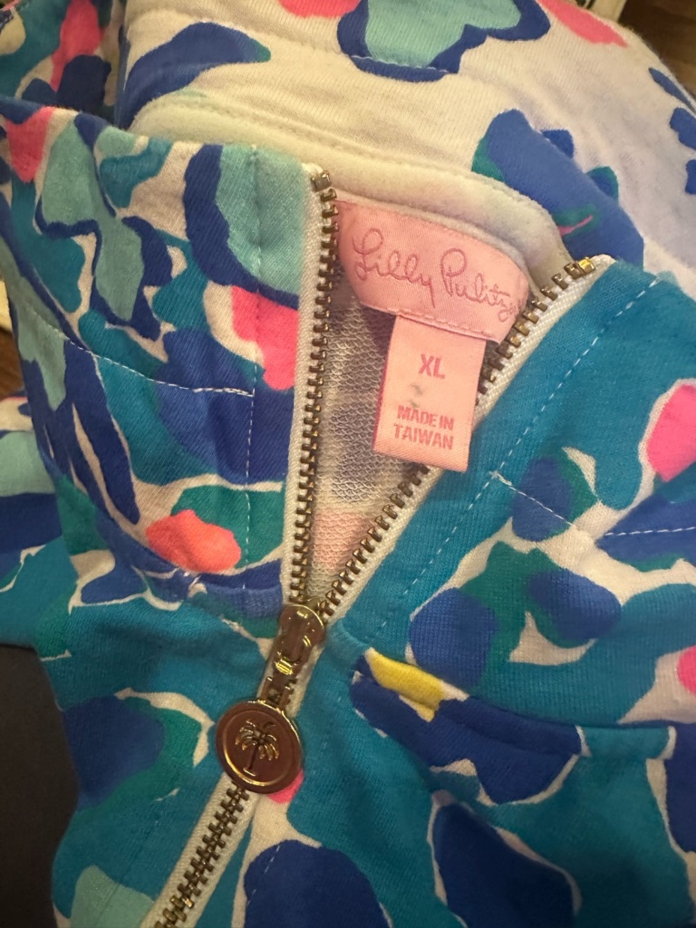 Lilly Pulitzer women’s popover  - Blue, Pink & Teal Abstract Floral - Picture 3 of 3